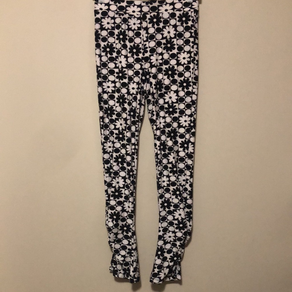 Feathers 2 Piece Print 70’s Style Black And Cream… - image 7